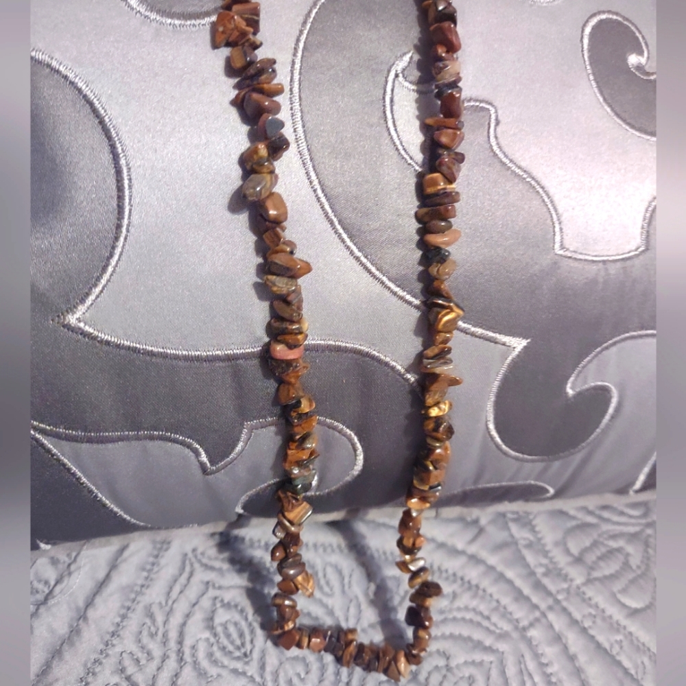 Vintage Tiger Eye Stones Necklace 17 inch Glass Brown Necklace.